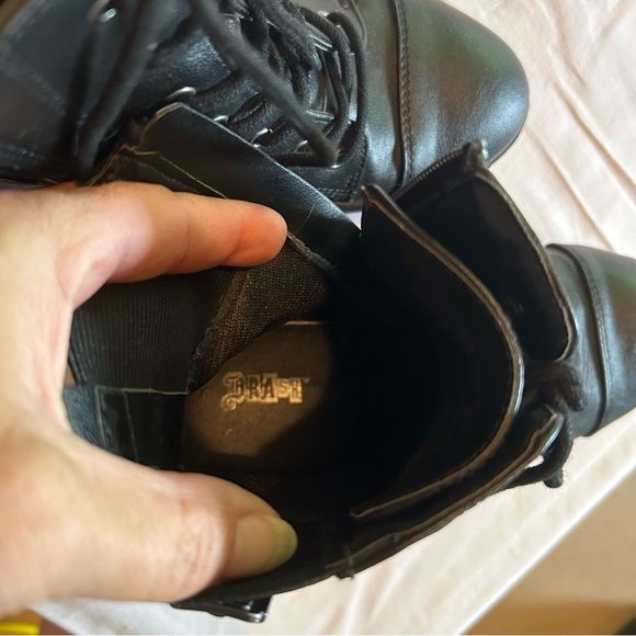 Brash Boots, Size 7 - Picture 9 of 9